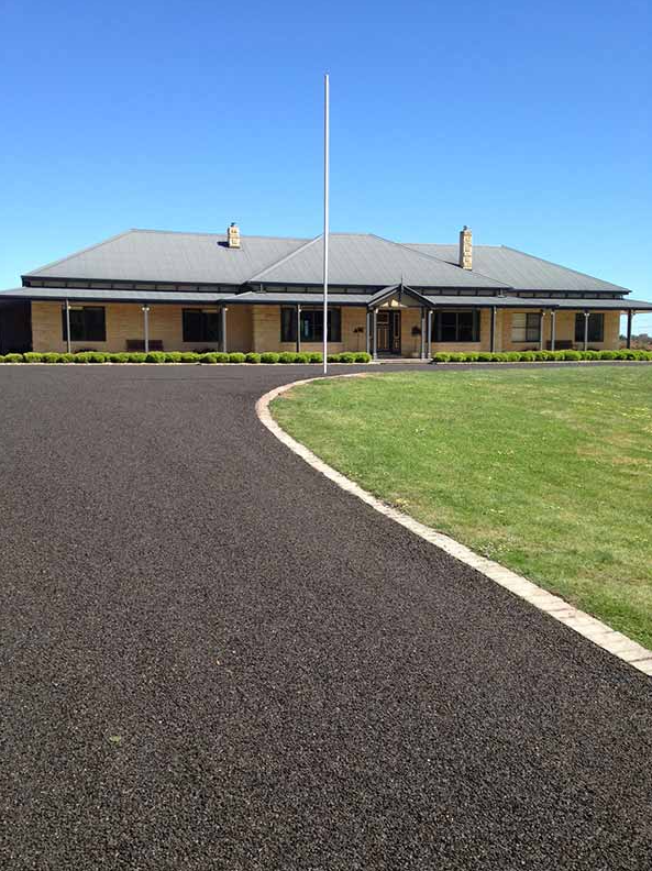 This is a photo of an asphalt driveway which has been installed by Beaudesert Asphalt & Bitumen Surfacing